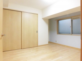 玄関を広々とした自転車も置ける開放的な空間に 渋谷区I様邸 玄関を広々とした自転車も置ける開放的な空間に 渋谷区I様邸